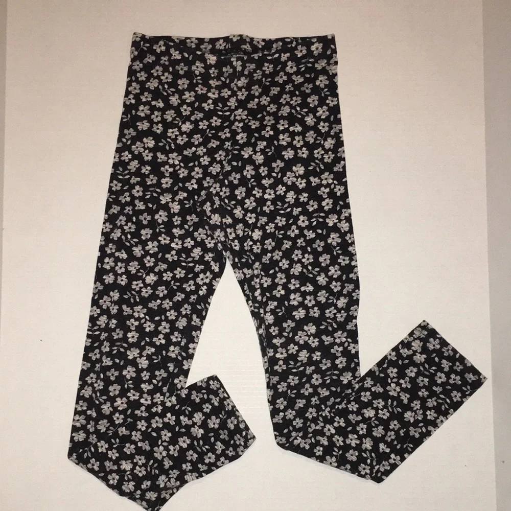 NWOT Old Navy Black Floral Leggings